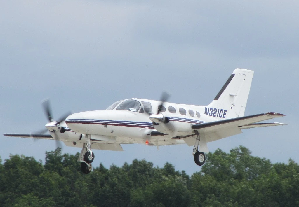 A twin-engine Cessna 421C plane crashed into a residential area near Portland International Airport (PDX) in Oregon on Saturday (August 31, 2024) morning.