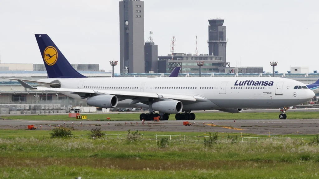 Lufthansa Los Angeles to Frankfurt Flight with A340 Diverted to Shannon