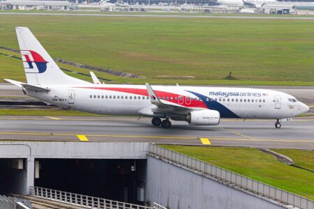 Malaysia Airlines Boeing 737 Pilots Rejects Takeoff at Hong Kong, Why?