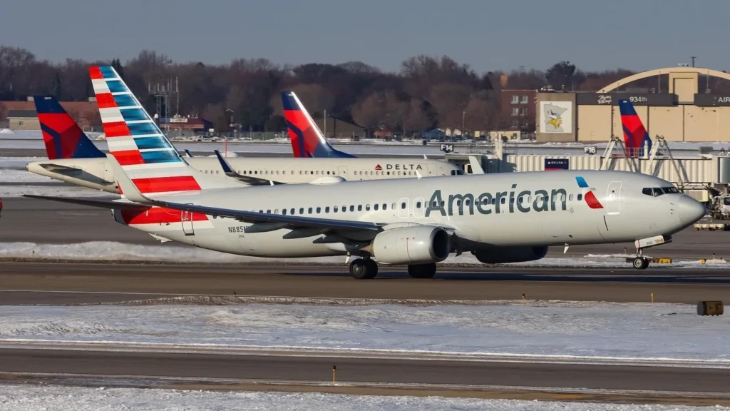 Passengers aboard an American Airlines (AA) flight from Dallas (DFW) to Minneapolis (MSP) on December 7 faced an unusual and unsettling ordeal when water began flooding the cabin mid-flight.