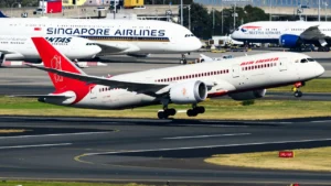 Singapore Airlines Takes Nearly SG$1 Billion Loss on Air India Investment