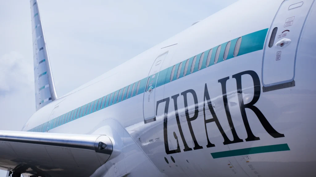 Japan Airlines Applies Special Riblet-Shaped Paint on First ZIPAIR 787