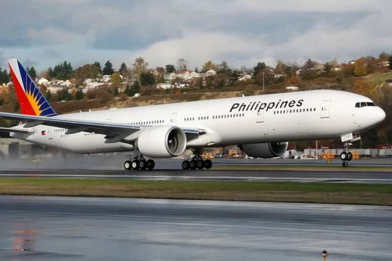 Philippine Airlines Boeing 777