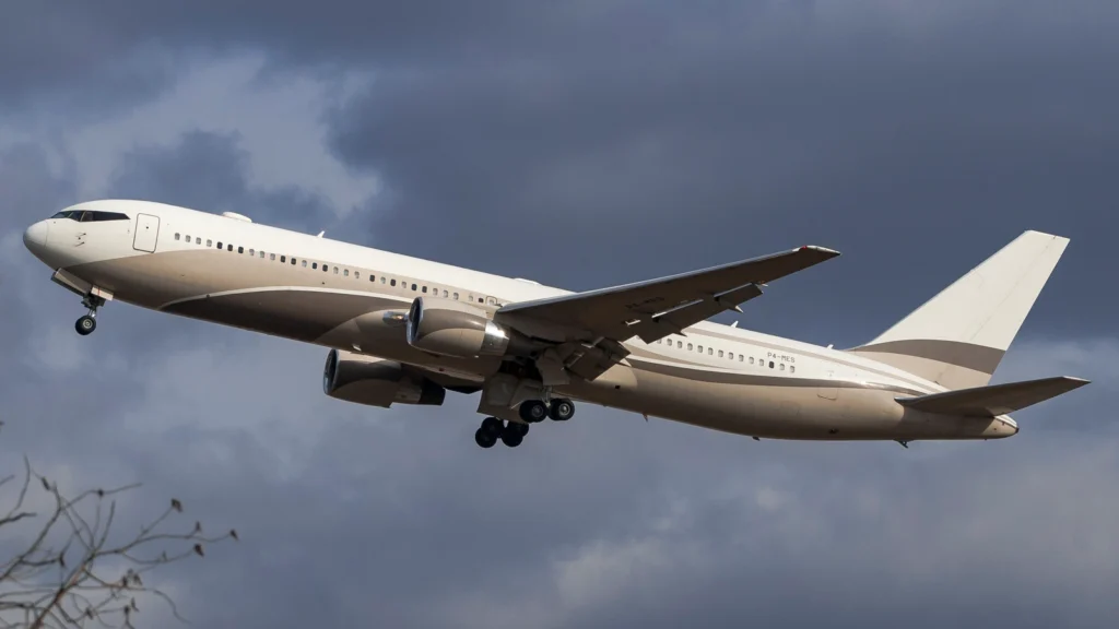 Roman Abramovich's Boeing 767-33A/ER