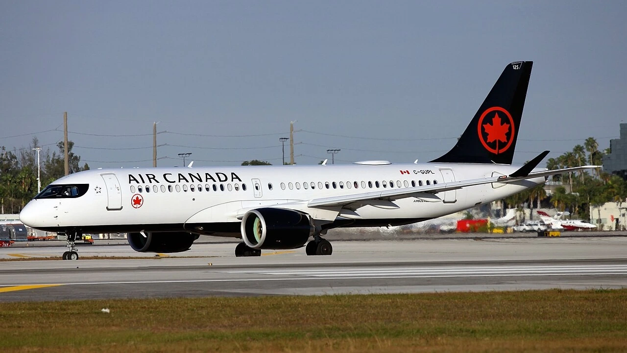 Air Canada Airbus A220