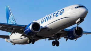 United 737 Pilots Reports Mysterious Electrical Interference Before TCAS Alert at Denver Airport