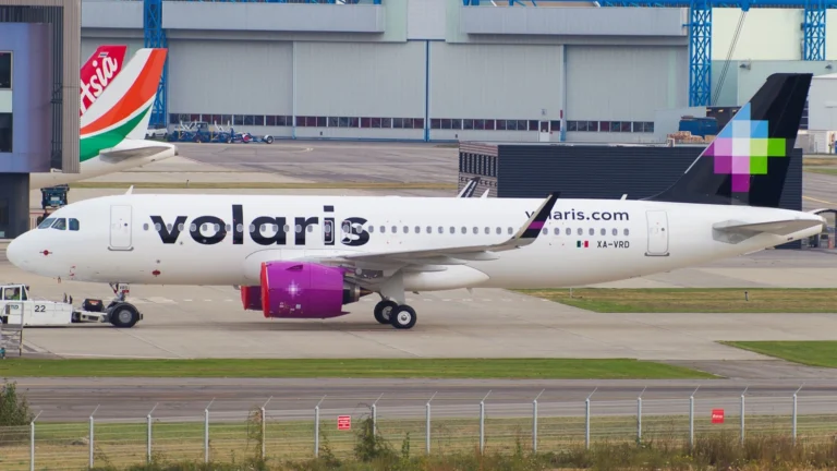 Volaris, United Express Aircraft Narrowly Avoided Collision After Takeoff at Houston Volaris Airbus A320
