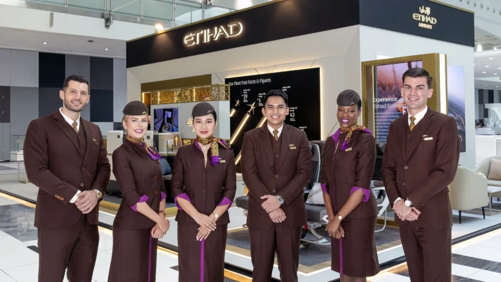 Etihad Airways pays its cabin crew a base salary of AED 4,260 per month or approximately USD 1,200 per month.