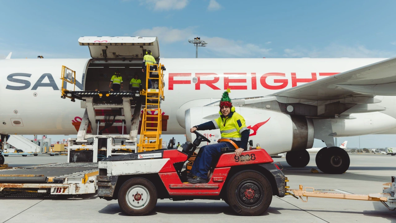 Qantas Freighter New Flights Connects Sydney, Shanghai, Singapore
