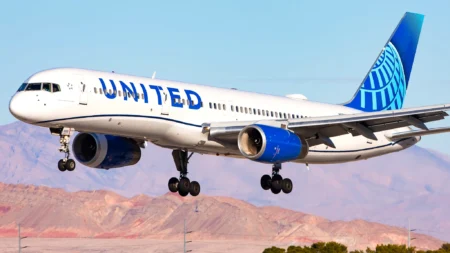 United Airlines Suspends 11 Chicago O’Hare Routes Amid FAA Flight Caps