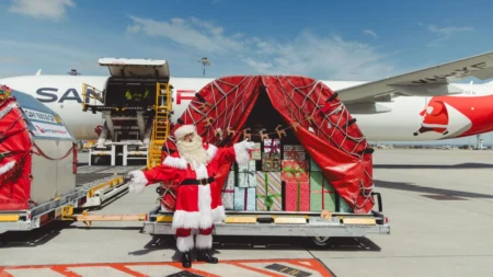 Qantas Unveils New Santa Freight Livery on Airbus A321