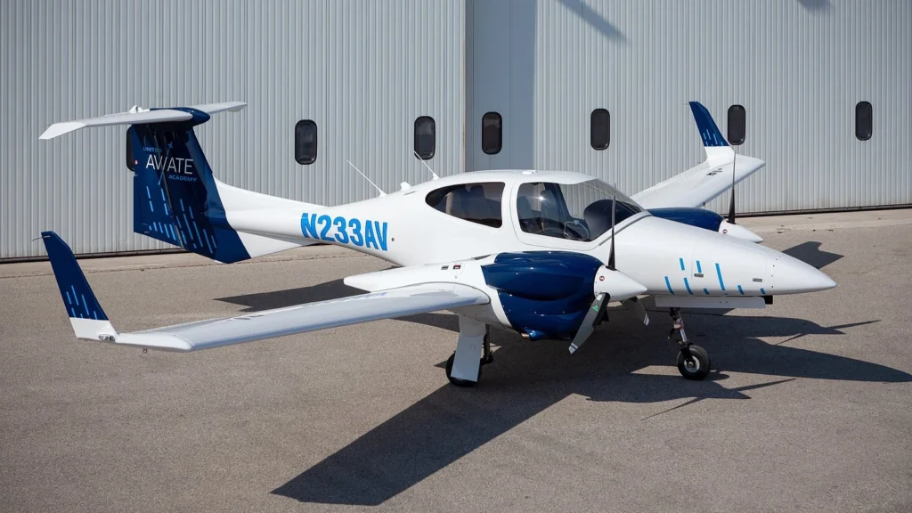 da42 twin-engine aircraft by diamond aircraft