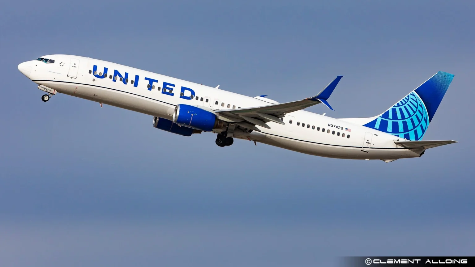 United Airlines’ Boeing 737 MAX 10 Faces Lie-Flat Seat Crisis