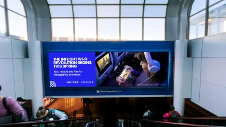 United Airlines to Launch Starlink WiFi By End of 2025