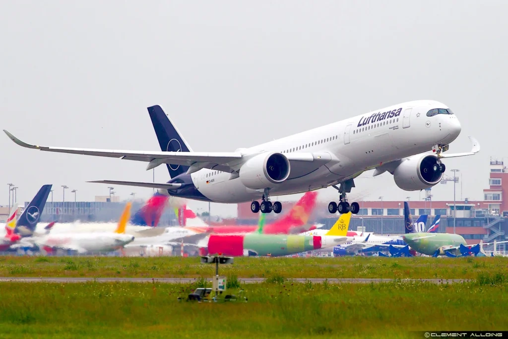 Lufthansa Airways Airbus A350