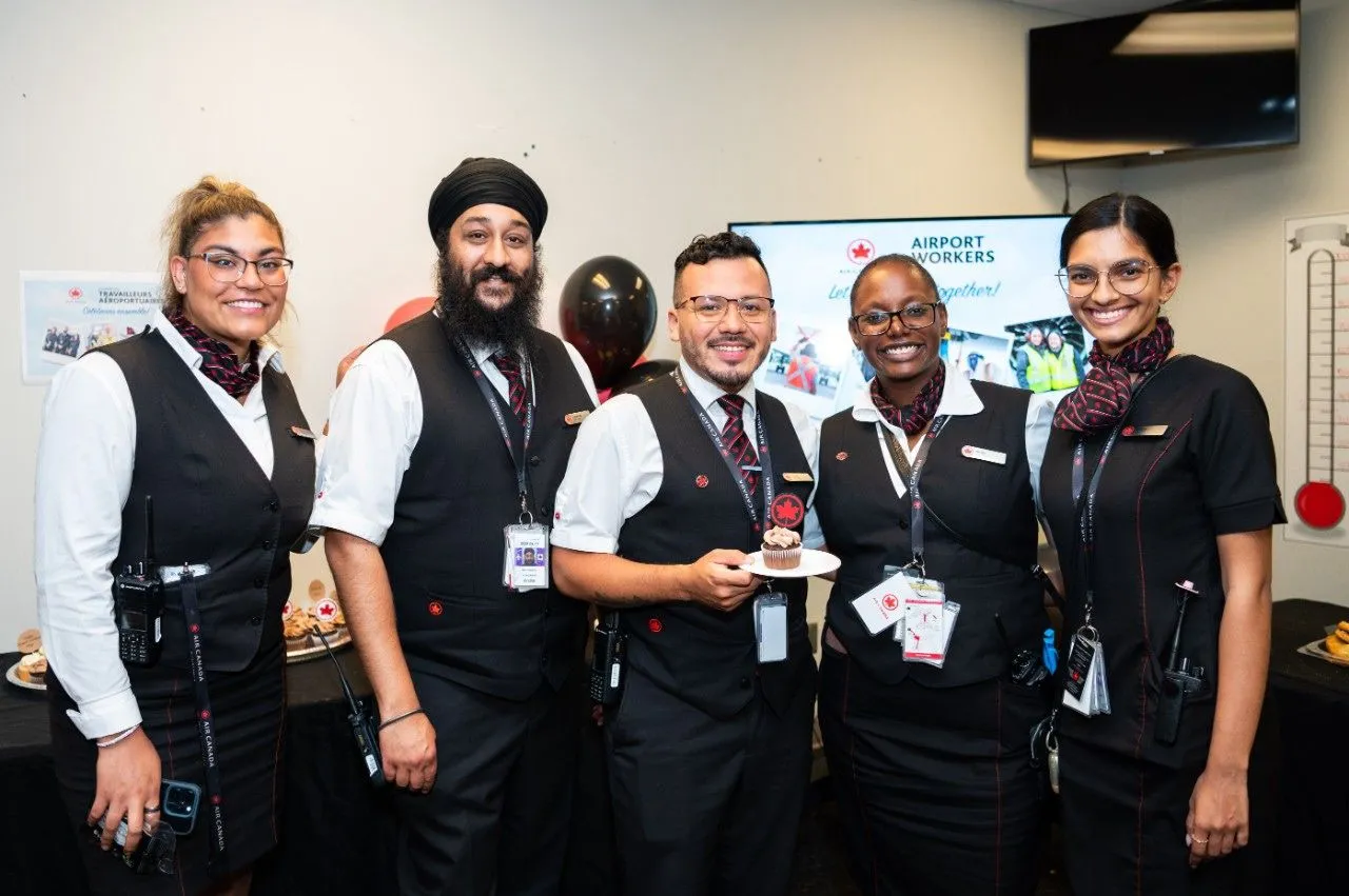 Air Canada Rouge Flight Attendants Oppose Service Changes