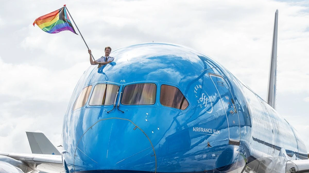 Over 250 Passengers Stranded After Rat Found on KLM Flight