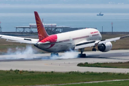 Boeing 787 Faces Calls for Grounding by Largest Safety Group in the US