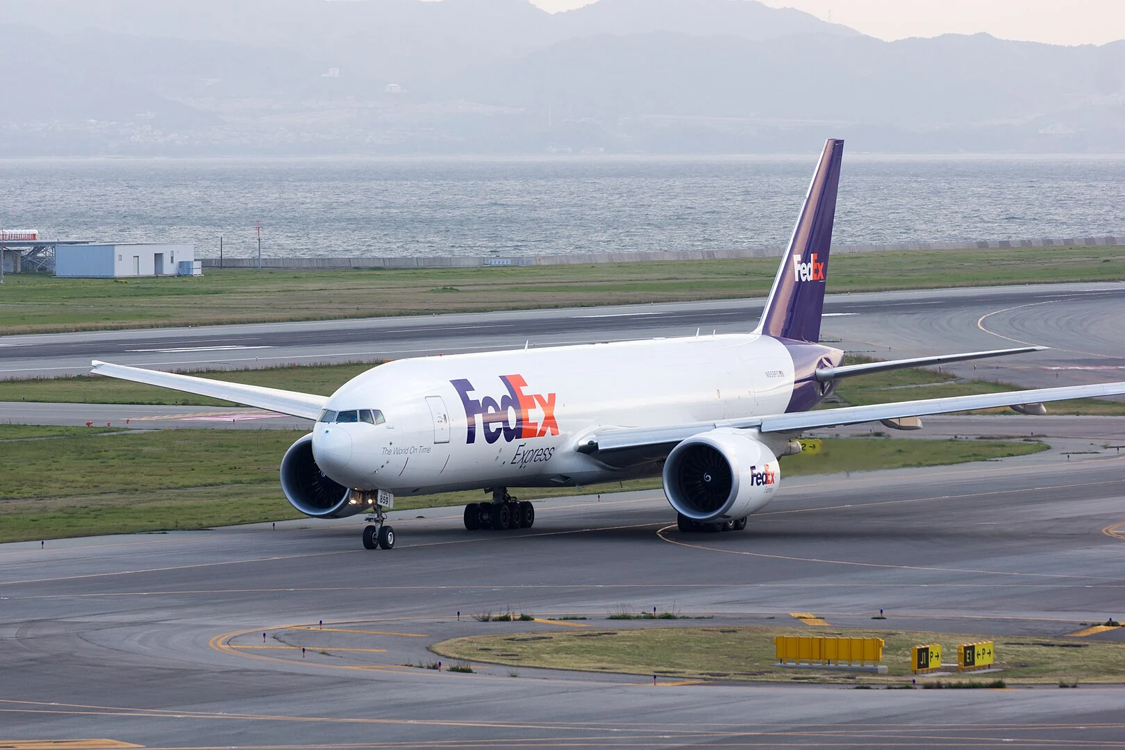 Memphis Airport Renamed After FedEx Legend Frederick W. Smith and New Livery