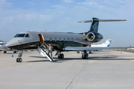 Australian Golf Legend’s Private Jet Makes Emergency Landing at Los Angeles