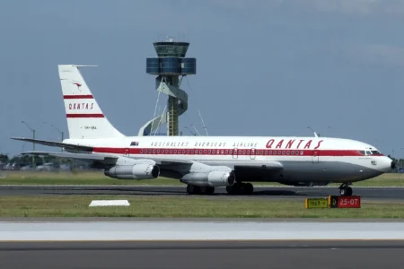Qantas Sydney to Hong Kong Flight Gets Bomb Hoax Call | Today in Aviation