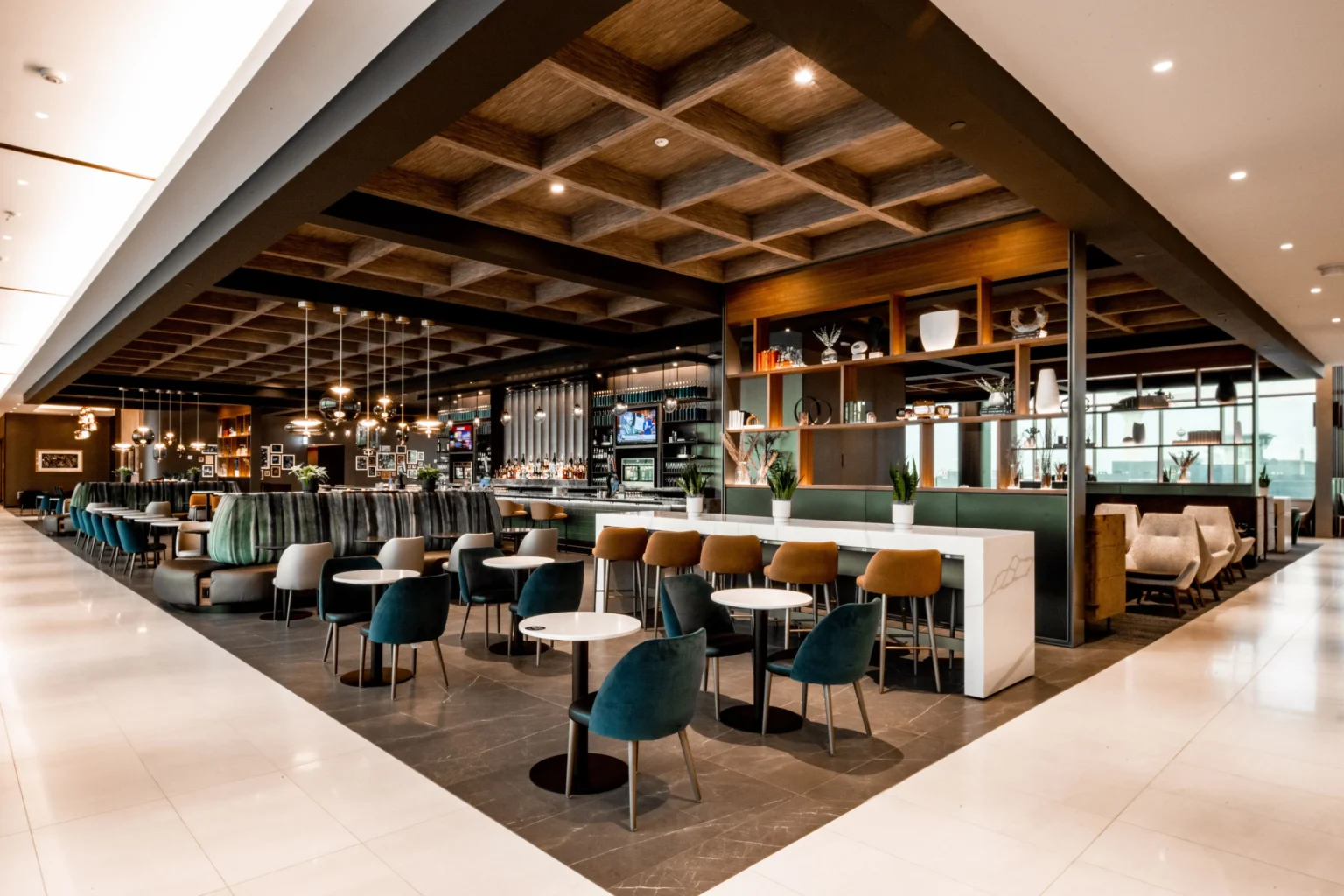 Delta Passenger Removed From Atlanta Flight After 3 Sky Club Cocktails