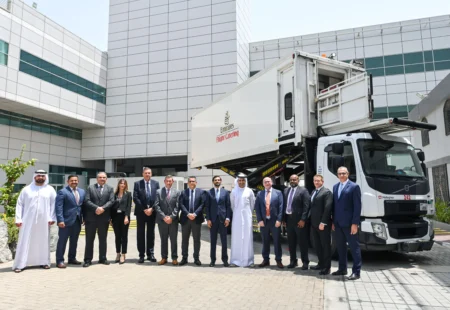 Emirates Adds 53 New Aircraft Catering Trucks