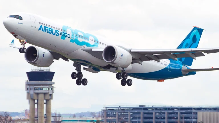 Airbus A330-900