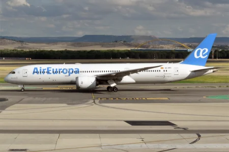 Boeing 787 Almost Ran Out of the Fuel, Flight Diverted to Boston