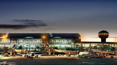 Turkey’s Izmir Airport Closed and Cancels Flights Amid Wildfires