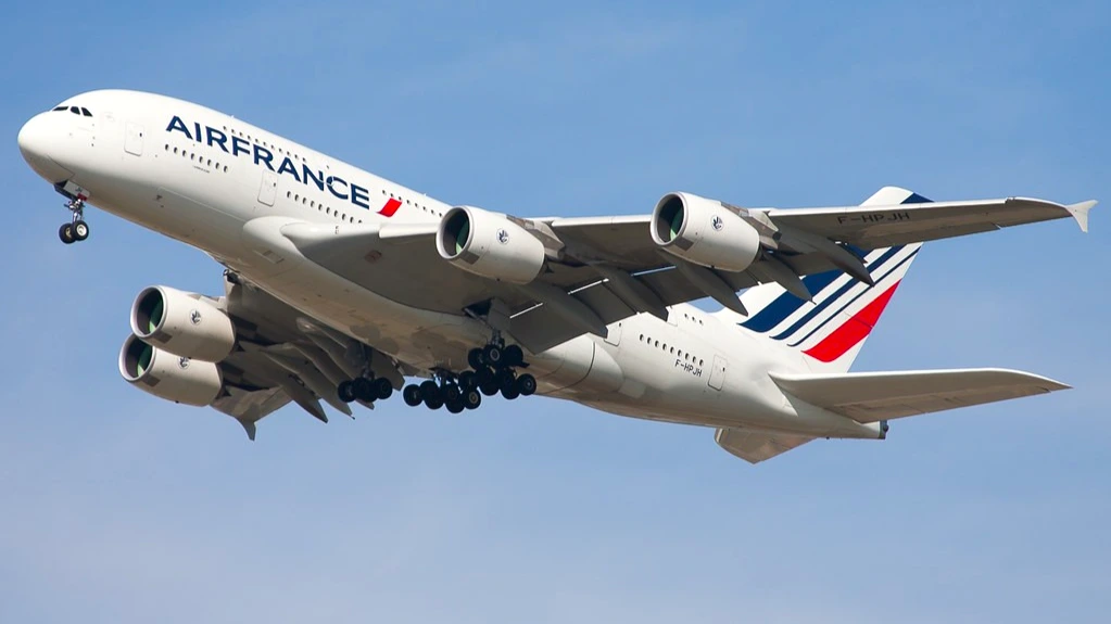 Air France (AF) CEO Ben Smith has firmly defended the group’s decision to retire its Airbus A380 fleet during the COVID-19 crisis, citing high costs and limited profitability.