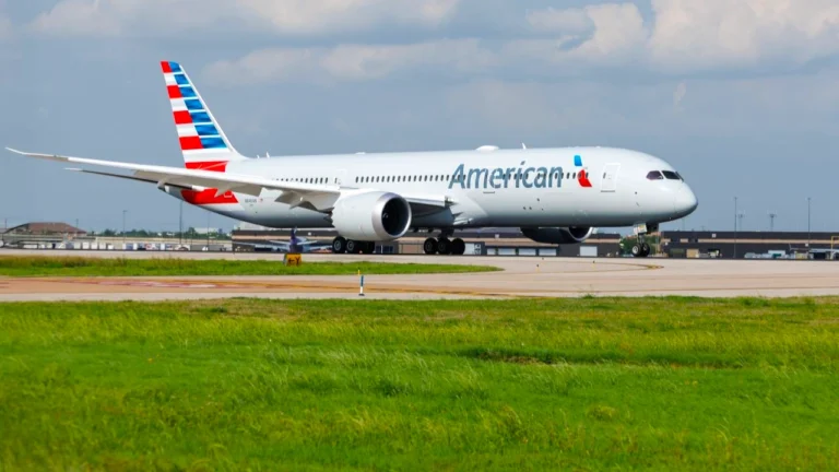 American Airlines Boeing 787-9P with Flagship Suites