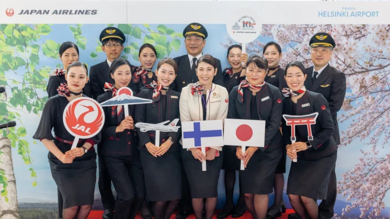 Japan Airlines Bans 6,000 Flight Attendants from Drinking Alcohol on Layovers, Why? Japan Airlines Cabin Crew 3