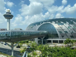 Top 10 Best Layovers Airports in the World in 2026