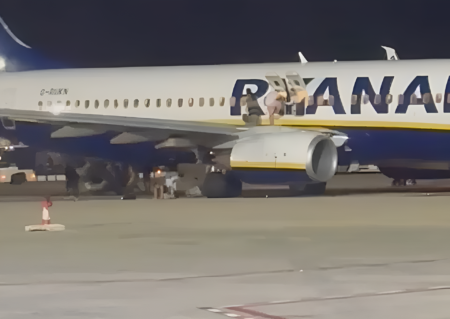 Ryanair Boeing 737 Fire Triggers Wing Evacuation at Palma Airport, 18 Injured