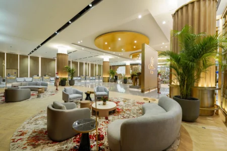 Emirates Opens New First Class Lounge at Busiest Int’l Airport in the World