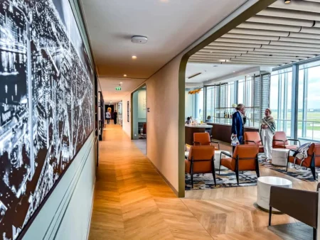 Top 10 Best Airline Alliance Airport Lounges in the World in 2025