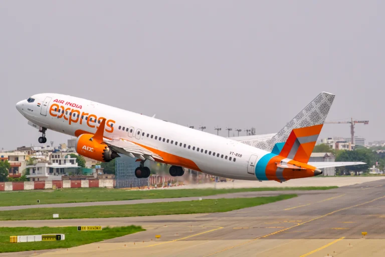 Air India Express 737 Makes Emergency Landing at Jeddah Air India Express Boeing 737 MAX