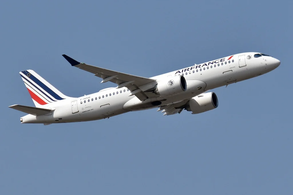 Air France (AF) has launched a new twice-daily service between London Gatwick (LGW) and Paris–Charles de Gaulle (CDG), expanding travel options for passengers across South East England.