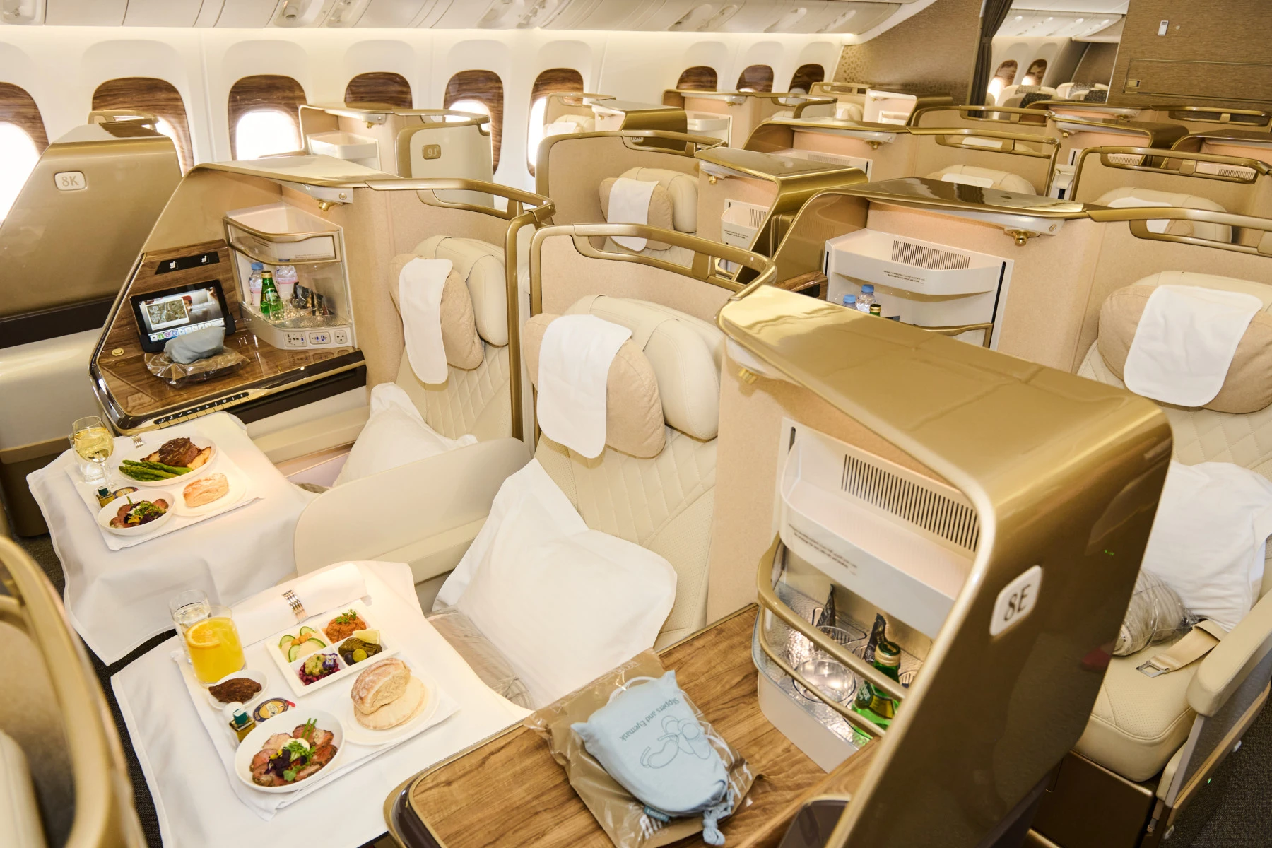 Emirates Plans New A380 First and Business Class Suites - Aviation A2Z, image size:1800x1200