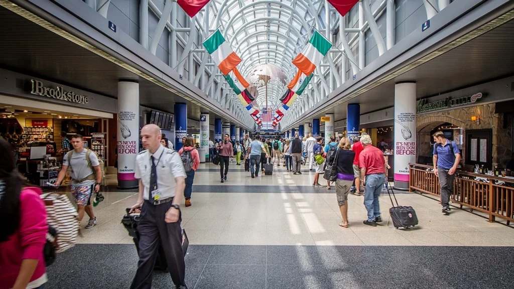 United and American Escalate Chicago O’Hare Hub Fight as Gate War Intensifies