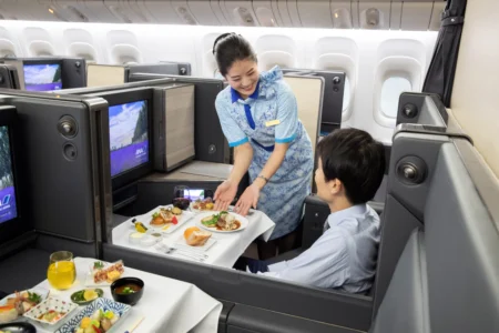 Top Airlines with Best Business Class Food in the World in 2026
