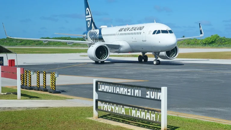 Air New Zealand Flight Makes Emergency Landing in Sydney