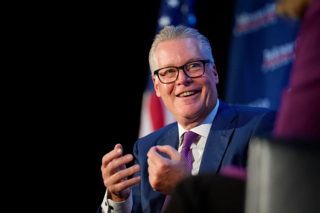 World's Second Highest Paid CEO Fly Economy Over First Class