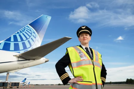 United Airlines Pilot Salary in 2025