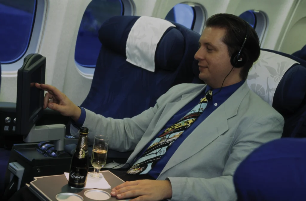 How Flight Attendants Identify Easy Passengers During Boarding