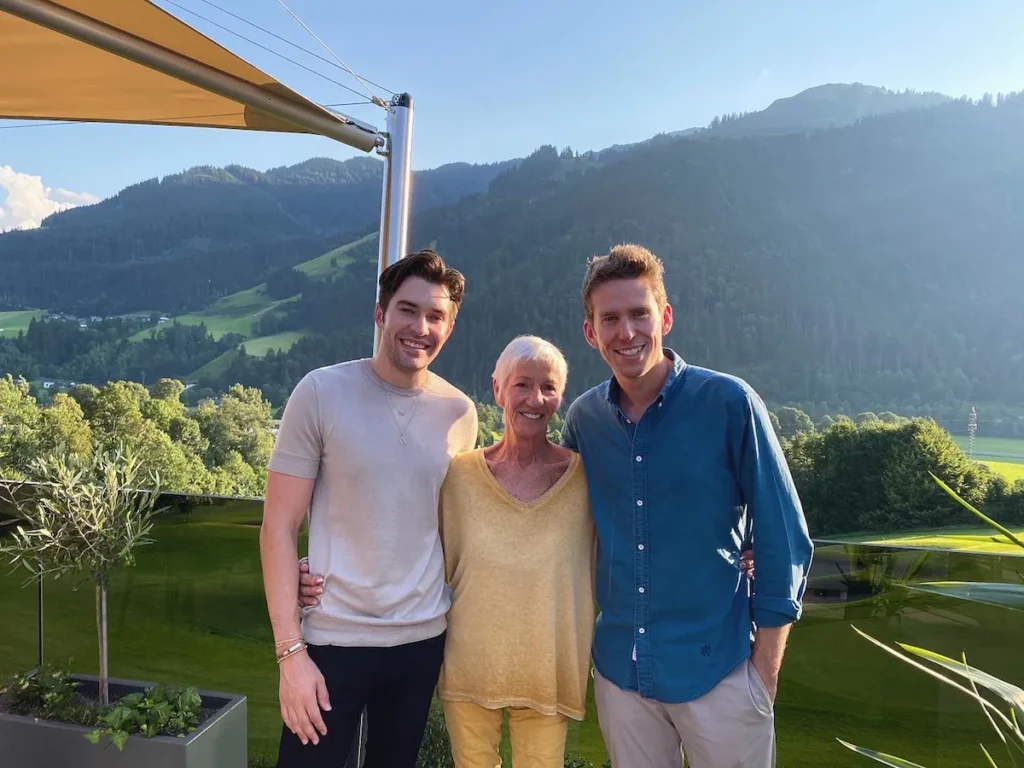 After a six-year fight with ovarian cancer, a devoted mother passed away, leaving behind a legacy of love, kindness, and perseverance.