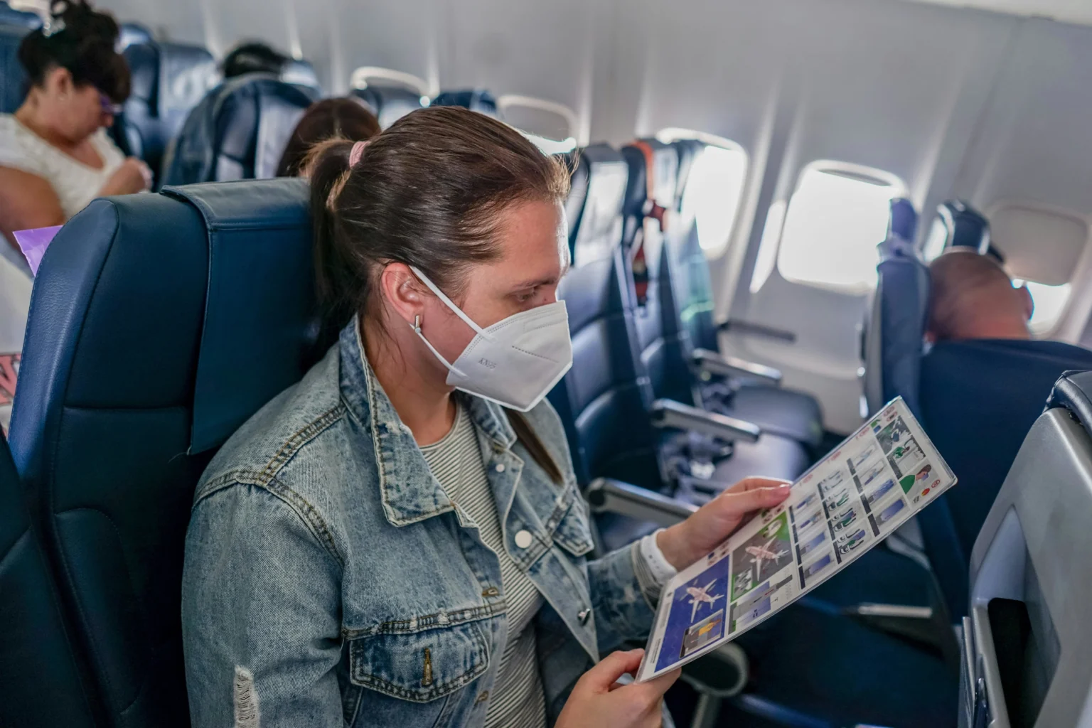 7 Dirtiest Spots on Plane But You Cannot Avoid Them