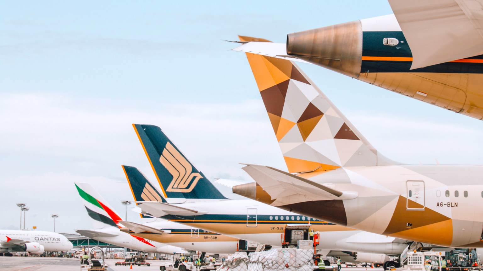 10 Best Airlines for Long-Haul Flights in the World, No. 4 Will Surprise You!!