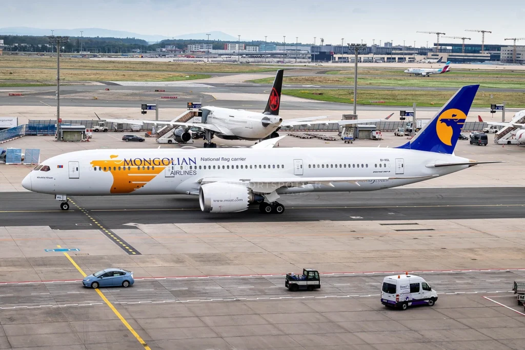 MIAT Mongolian Airlines (OM) has launched new non-stop flights connecting Singapore Changi Airport (SIN) and Ulaanbaatar Chinggis Khaan International Airport (UBN), re-establishing direct air service between the two countries after more than a decade.